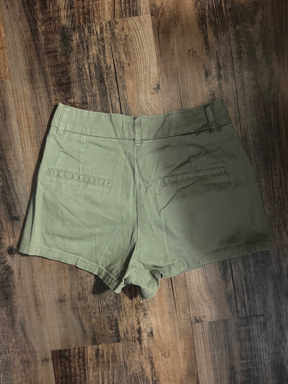 Urban Heritage Olive Green High-Waist Utility Shorts - Picture 2 of 2